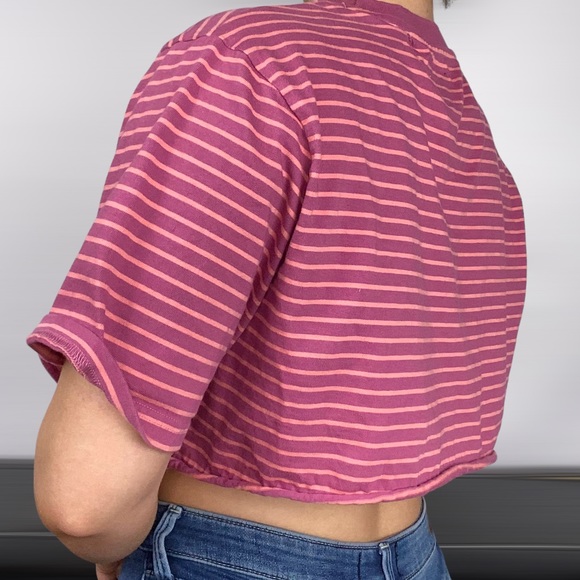 STUSSY Short Sleeve Raw Hem Crop Top - Picture 2 of 3